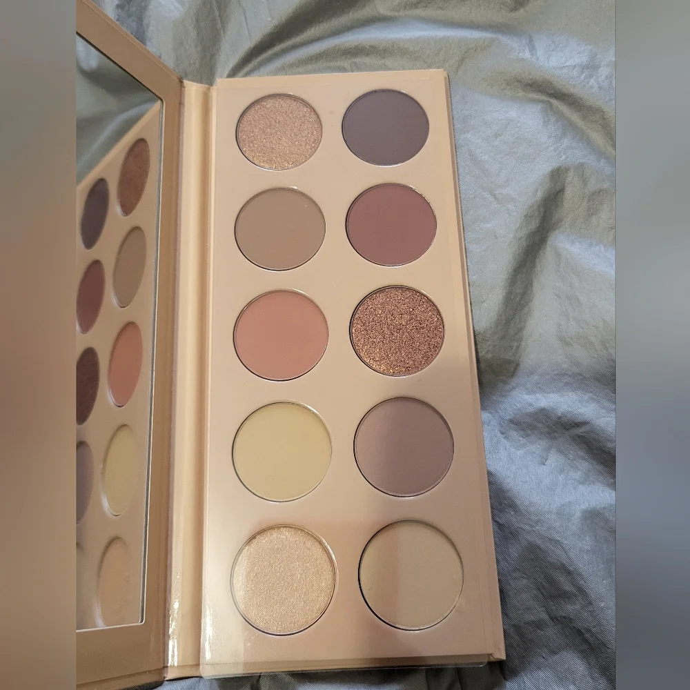 KKW Beauty Classic Eyeshadow Palette